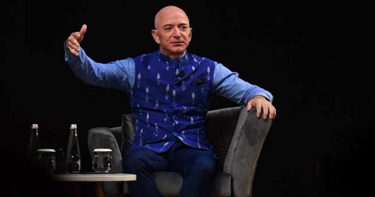 Jeff Bezos, fundador de Amazon, durante una intervención