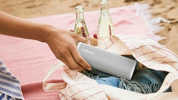 De viaje con Sonos Roam, el resistente altavoz 'mini' con sonido gigante