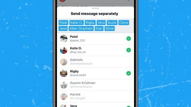 El nuevo truco de Twitter para mandar mensajes privados a 20 personas a la vez