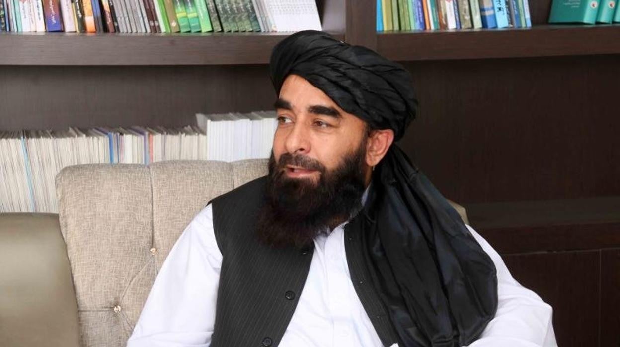 El portavoz talibán Zabihullah Mujahid ha conseguido más de 130.000 seguidores en 30 días