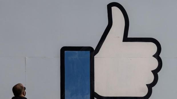 Facebook se enfrenta a «investigaciones gubernamentales» por sus últimos escándalos