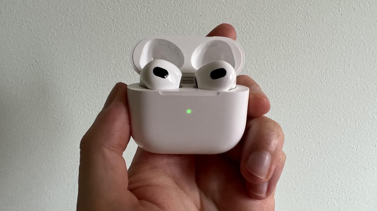 Probamos los AirPods 3: ¿merecen la pena los nuevos auriculares de Apple  con sonido espacial?