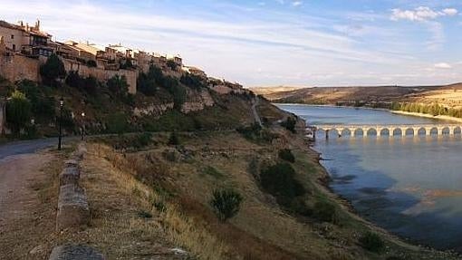 Maderuelo, junto al embalse de Linares