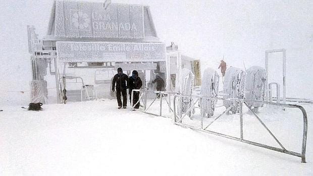 La primera gran nevada de la temporada en Sierra Nevada ha mejorado el área esquiable de la estación