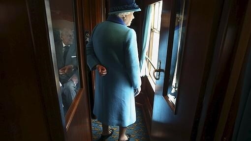 La Reina en tren, en Escocia, en 2015