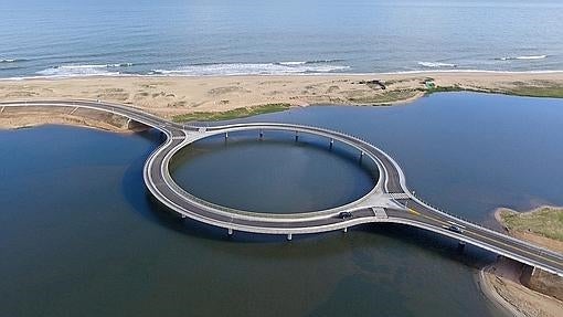 Polémico puente circular en Uruguay