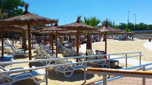 La playa de Agua Mágica, para relajarse mientras los peques disfrutan. Fuente: islamagica.es