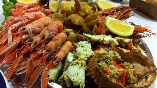 Mariscada en el restaurante Estrella, en Bueu