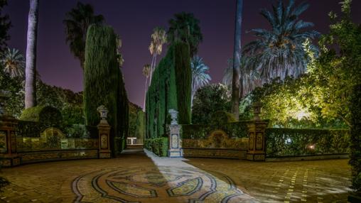 Los Jardines del Alcázar se vuelven mágicos con la noche. Fuente: actidea.es