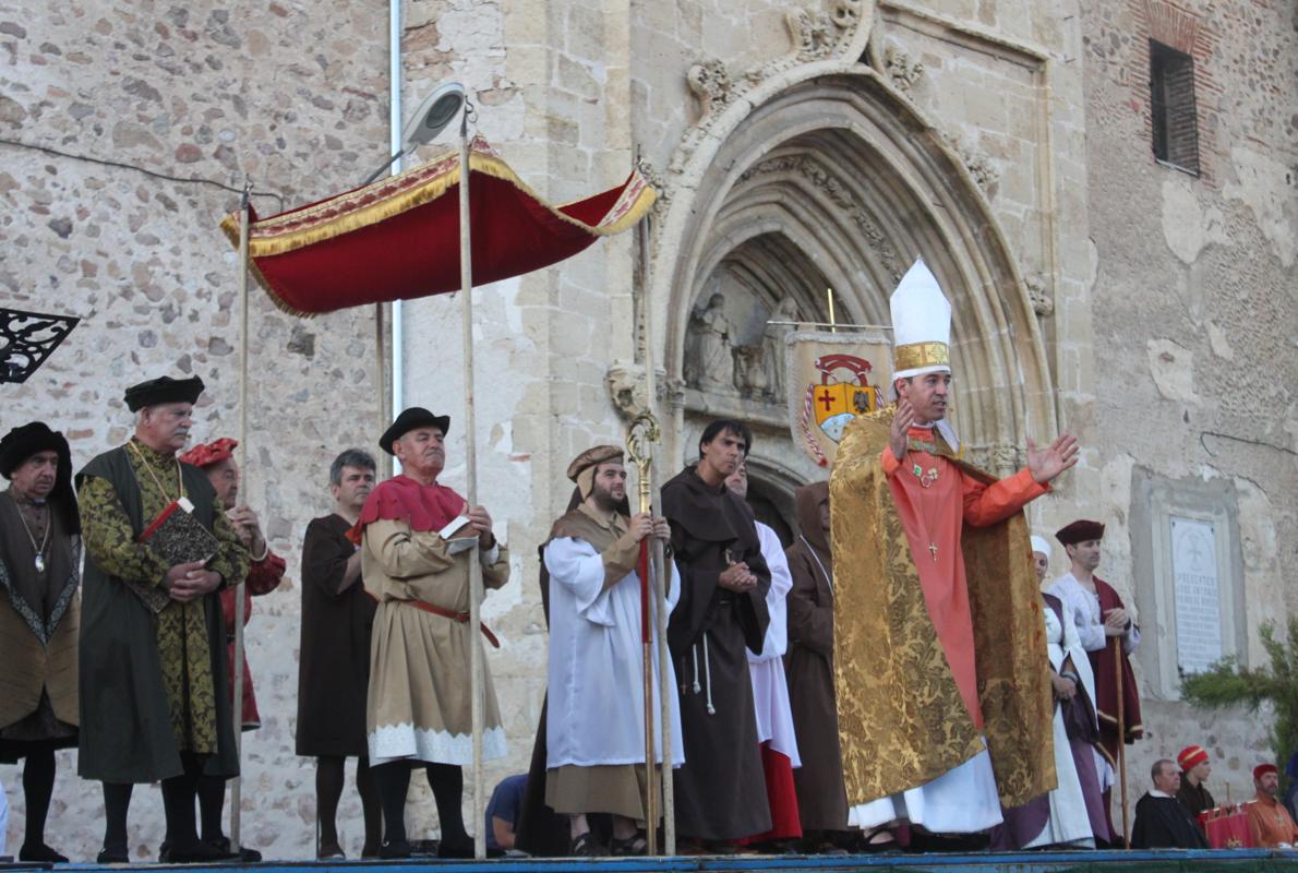 Lectura del bando por parte del «cronista oficial» durante las fiestas del año pasado