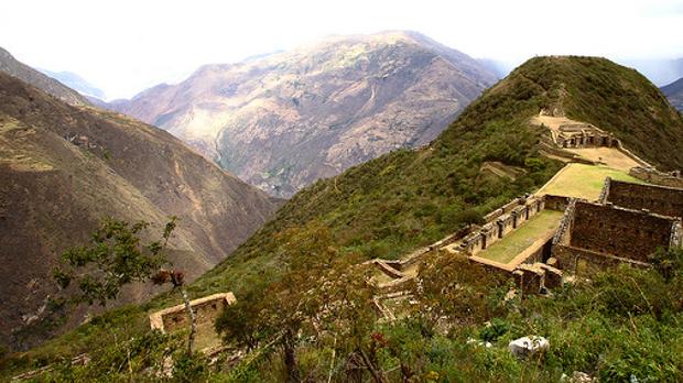 Recientemente el gobierno peruano se ha fijado en estas ruinas para internar repartir el turismo masivo que llega a Machu Picchu