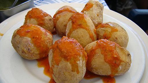 Papas arrugadas con salsa o mojo de pimienta