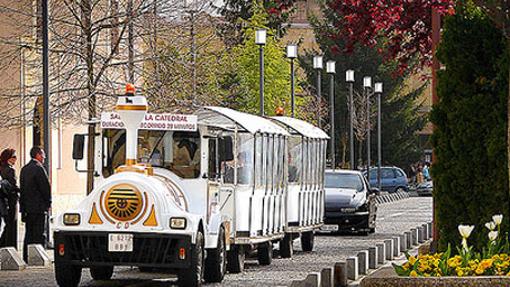 Diez ciudades que se pueden recorrer en un «tren» turístico