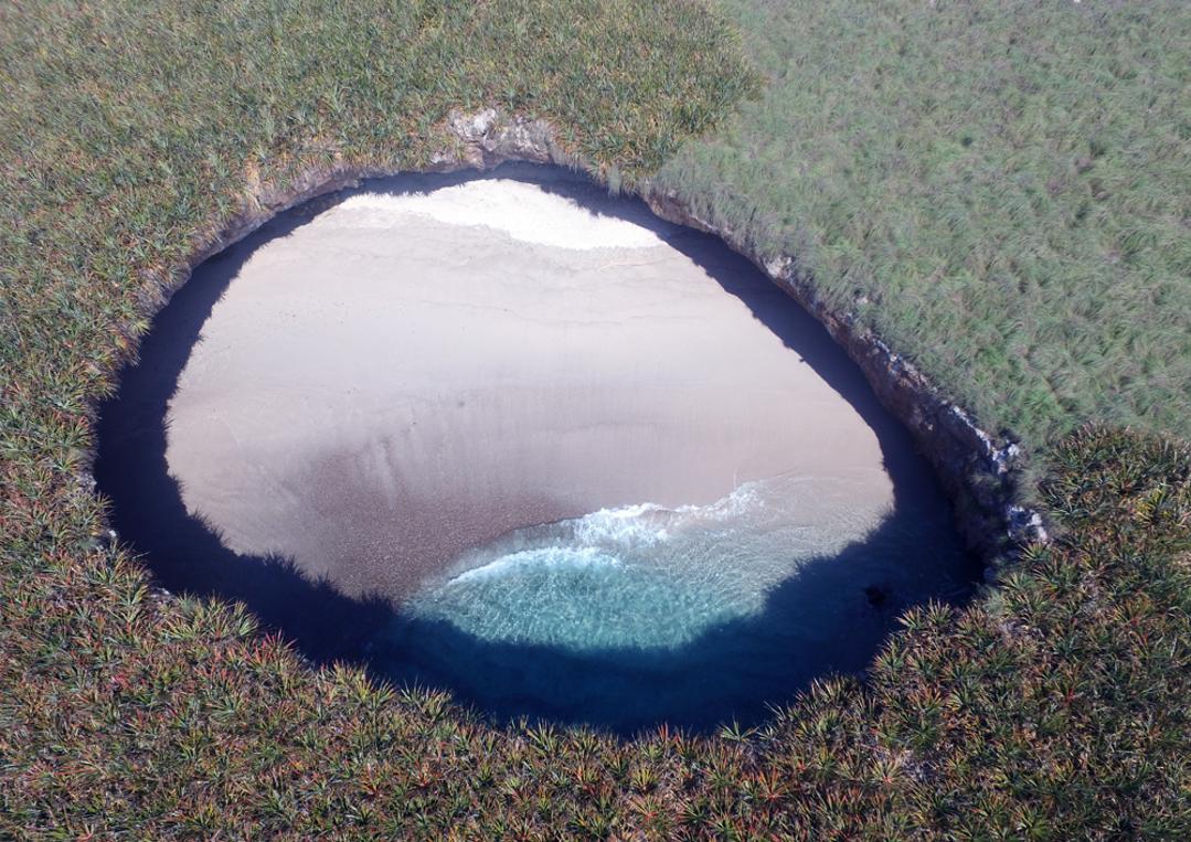 Vista aérea de Playa Escondida, en el Pacífico mexicano