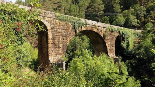 Puente del Bibey desde la orilla oeste