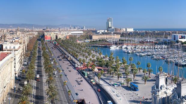 Vista del puerto de Barcelona