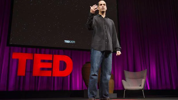 La charla original de Ric Elias, en las conferencias de TED