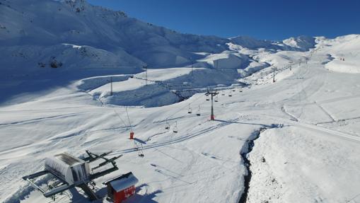 Cinco estaciones imprescindibles si buscas nieve segura en Navidad