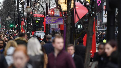 Ambiente navideño en Oxford Street, Londres