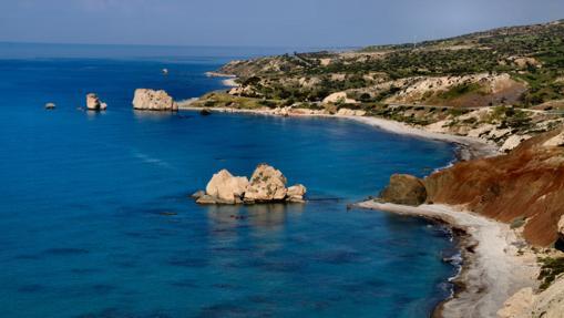 «Petra tou Romiou» (La Roca de los Griegos), donde dice la tradición que Afrodita surgió de las olas