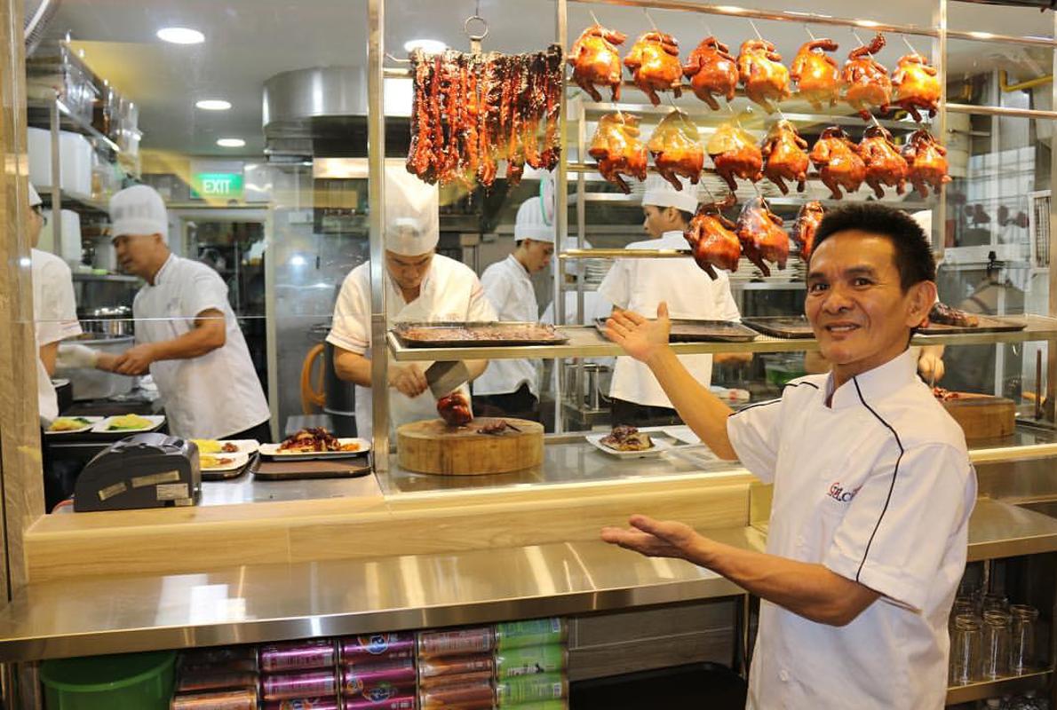 Chan Hong Meng, en Hawker Chan, su nuevo restaurante abierto en Singapur