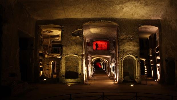 Catacumbas de San Gennaro, centros subterráneos de enterramientos paleocristianoramientos en Nápoles