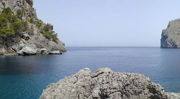 El azul del Mediterráneo desde la costa de Mallorca