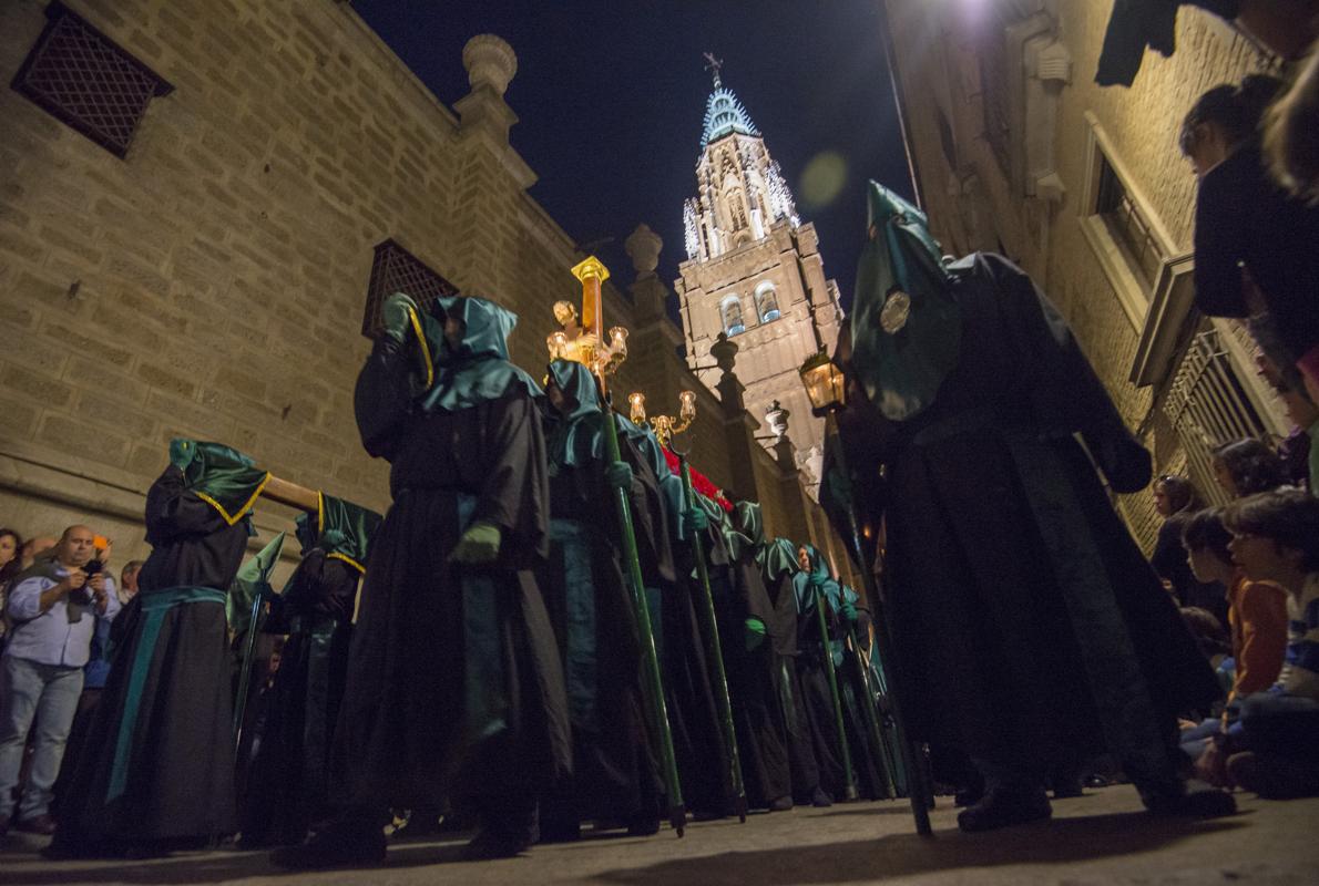 Procesión de Nuestra Señora del Amparo, el Jueves Santo, en Toledo