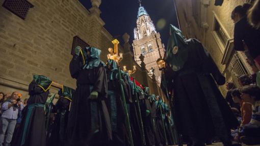 Procesión de Nuestra Señora del Amparo, el Jueves Santo, en Toledo