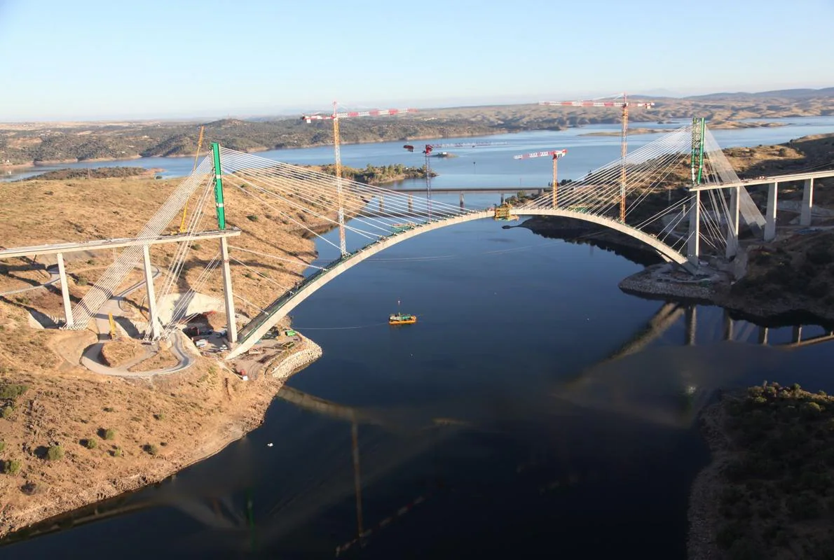 Vista aérea de las obras del Viaducto de Almonte