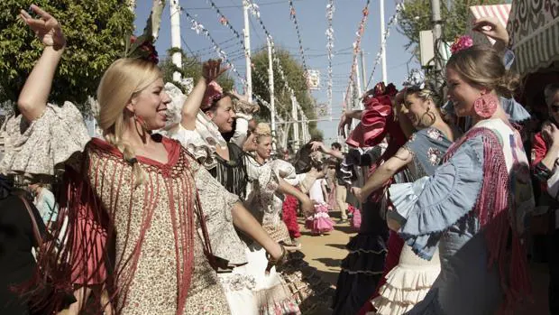 Bailando sevillanas en la Feria de Sevilla