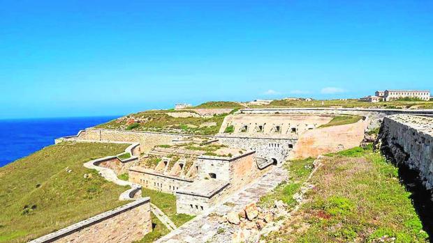 Mahón, la ciudad del sol naciente