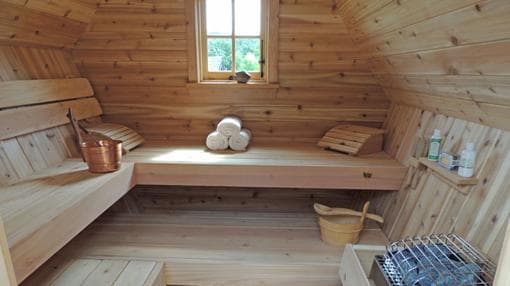 Interior de la sauna de «The Rustic Way»