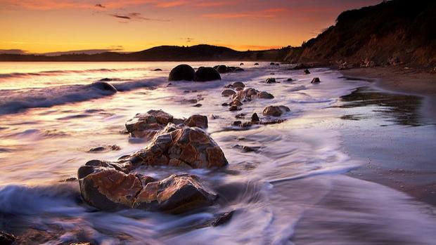 Los «Huevos de dragón» de una playa de Nueva Zelanda