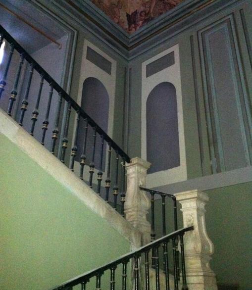 Escalera de acceso a la primera planta del Palacio
