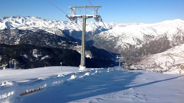 Baqueira levanta el telón: 30 km de pistas este fin de semana