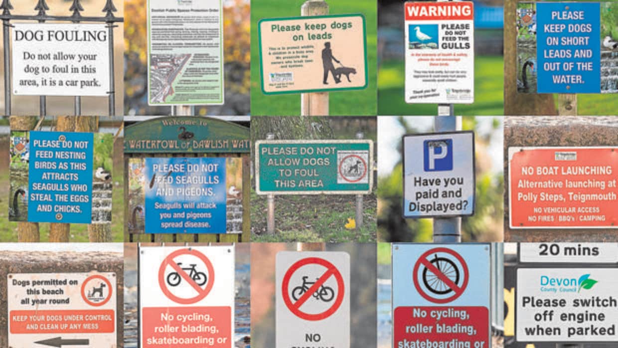 Algunos de los paneles en los que se dictan las normas dispares tanto para locales como para visitantes