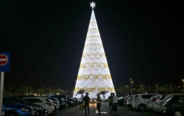 Antagonista Departamento Novela de suspenso El árbol de Navidad más alto de Europa está en España