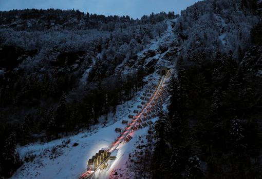 Iluminación del funicular el día de la inaguración oficial