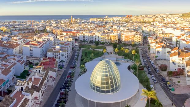 Estepona, así es esta ciudad moderna con historia y sabor a mar