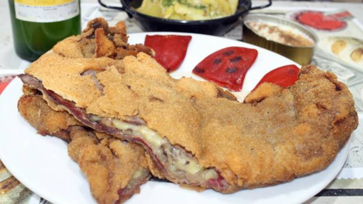 No, el cachopo no forma parte de la tradición culinaria de Asturias