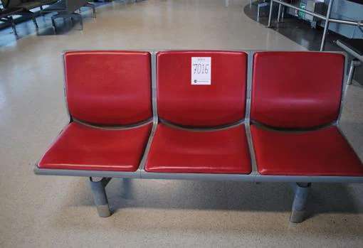 Mostradores, paneles o asientos del aeropuerto de Heathrow, en venta