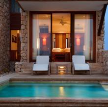 Una de las suites con piscina del Beresheet Hotel