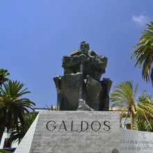 Monumento dedicado a Galdós, en la Plaza de la Feria