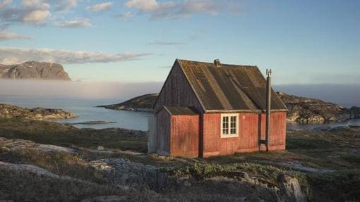 La única casa en pie en Saqqaq fue construida por un particular después de que se abandonara el asentamiento. Se utiliza como cabaña de caza en el área de Aasivissuit - Nipisat, Groenlandia, Dinamarca