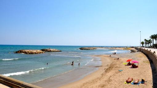 La playa Terramar de Sitges tiene un alto nivel de ocupación