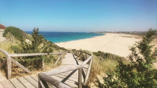 La fiesta, un elemento esencial de esta playa gaditana