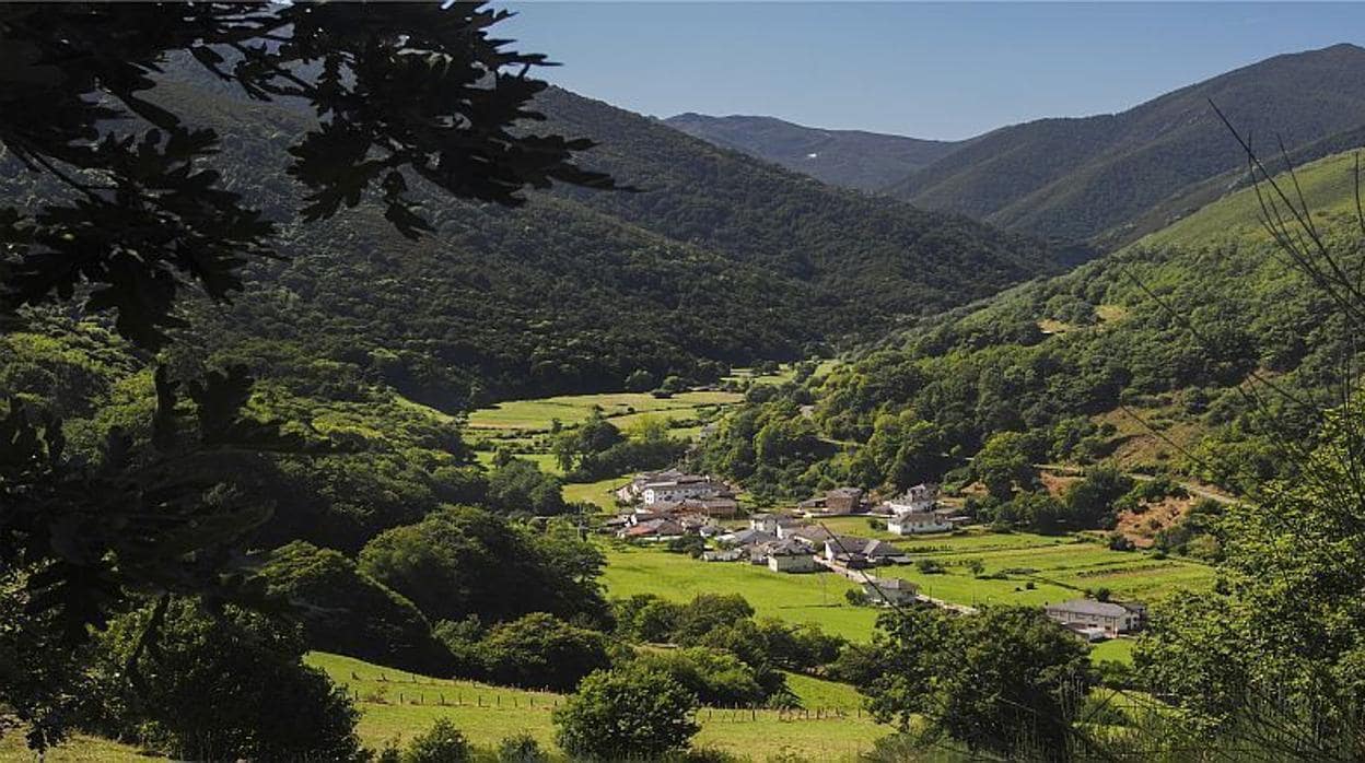 Vista de Mual, perteneciente al concejo de Cangas del Narcea, en el suroccidente asturiano