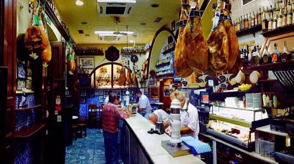 Casa Puga, el bar más antiguo de Almería, abierto desde 1870