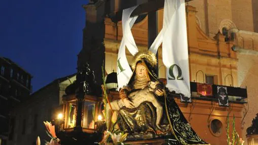 Procesión de la Virgen de las Angustias, en Medina del Campo (Valladolid)
